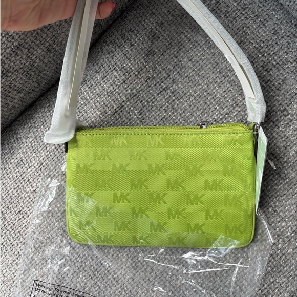Michael Kors Jet Set Travel Small Lime Wristlet – Brand New Sealed - Picture 3 of 11